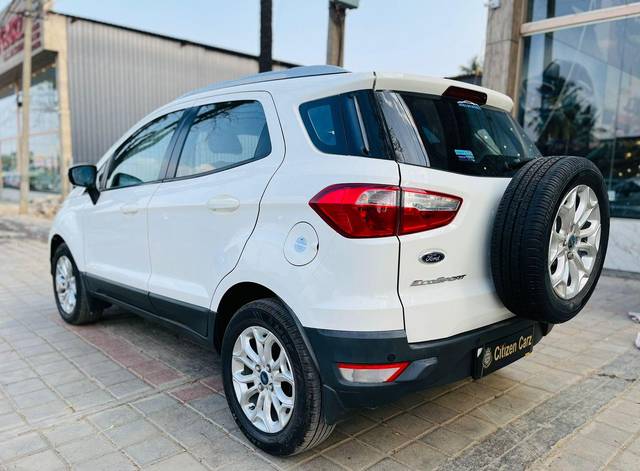https://images10.gaadi.com/usedcar_image/3634679/original/processed_img2898173__used_car_2898173_1697973772.jpg?imwidth=6402