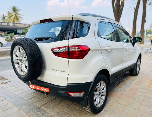 https://images10.gaadi.com/usedcar_image/3634679/original/processed_img2898173__used_car_2898173_1697973774.jpg?imwidth=6401