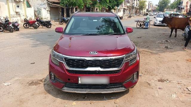 https://images10.gaadi.com/usedcar_image/3634713/original/15__VCC_1805091_94_1697358454.jpg?imwidth=6400