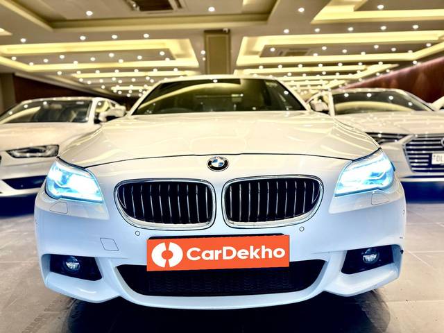 https://images10.gaadi.com/usedcar_image/3634801/original/processed_img2898236__used_car_2898236_1697977742.jpg?imwidth=6402