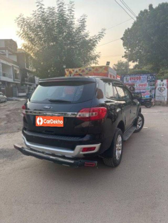 https://images10.gaadi.com/usedcar_image/3634874/original/processed_62fa81f6-0470-4e7f-a130-3b9ab708cde1.jpeg?imwidth=6401