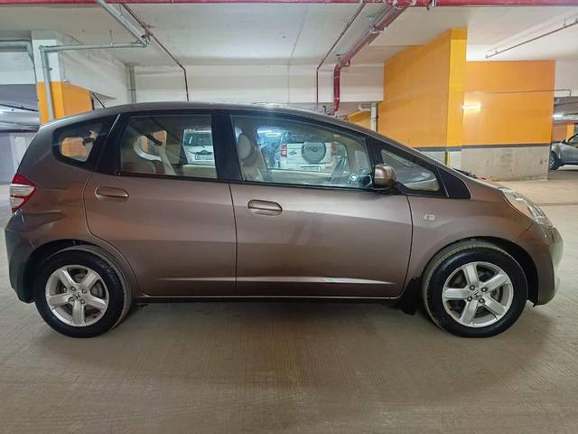 https://images10.gaadi.com/usedcar_image/3634941/original/processed_img2898304__used_car_2898304_1697984835.jpg?imwidth=6401
