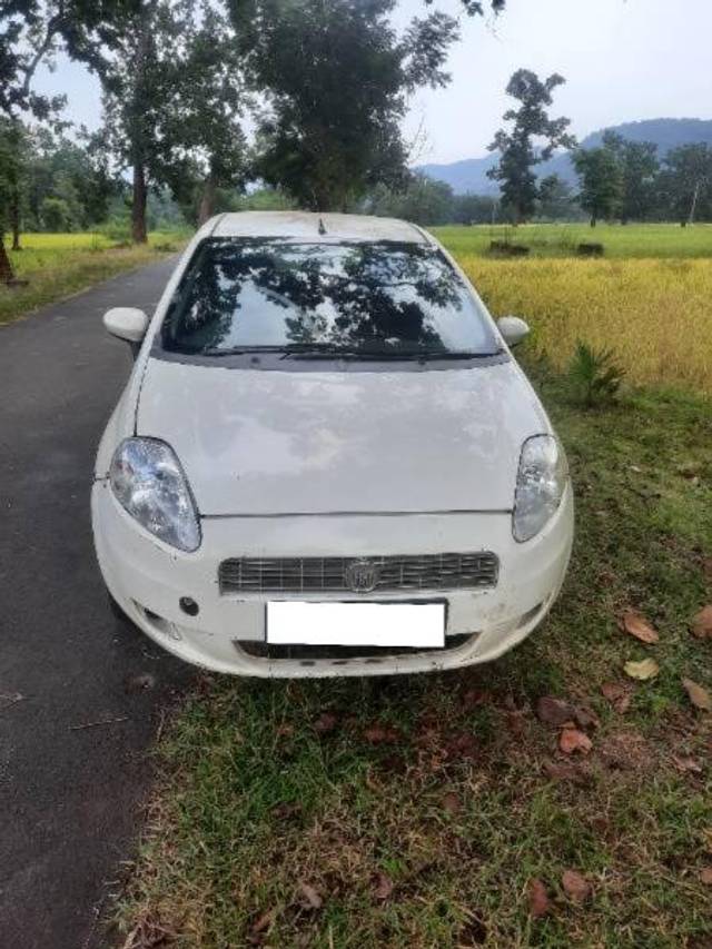 https://images10.gaadi.com/usedcar_image/3634983/original/processed_6339a4d1-35f2-45e0-870c-ef451cbbd0be.jpg?imwidth=6400