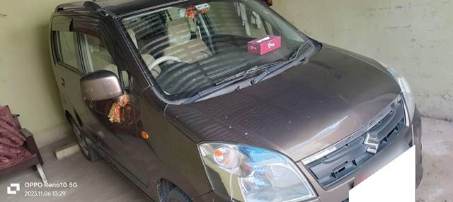 https://images10.gaadi.com/usedcar_image/3635070/original/processed_8dc8d517-2a76-4884-b4e9-f2f0f0f4ab85.jpg?imwidth=6401