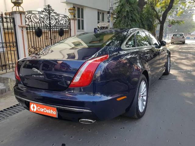 https://images10.gaadi.com/usedcar_image/3635082/original/processed_ec6c05bd-9f1d-40be-8e86-18f8d07ff615.jpg?imwidth=6402