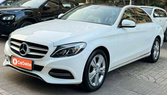 https://images10.gaadi.com/usedcar_image/3635205/original/processed_img2898327__used_car_2898327_1698007457.jpg?imwidth=6402