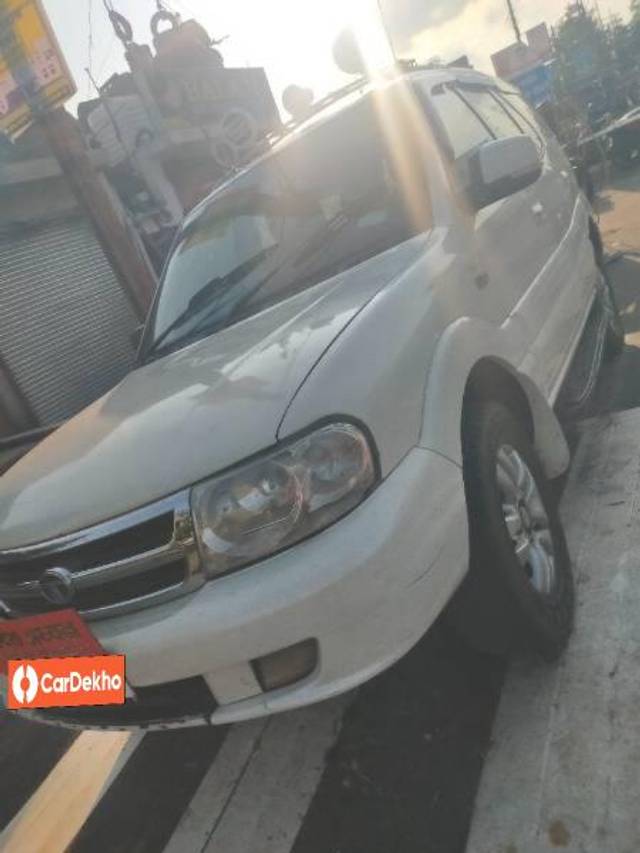 https://images10.gaadi.com/usedcar_image/3635325/original/processed_e92c1fd7-368d-4759-94b5-ba4b09b8d0a6.jpg?imwidth=6402