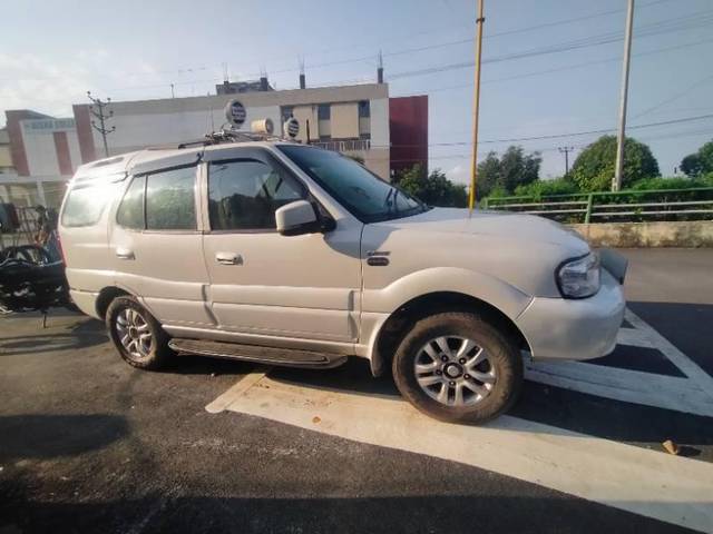 https://images10.gaadi.com/usedcar_image/3635325/original/processed_f88a5f60-2520-4aa2-80fa-9585458bdaec.jpg?imwidth=6401