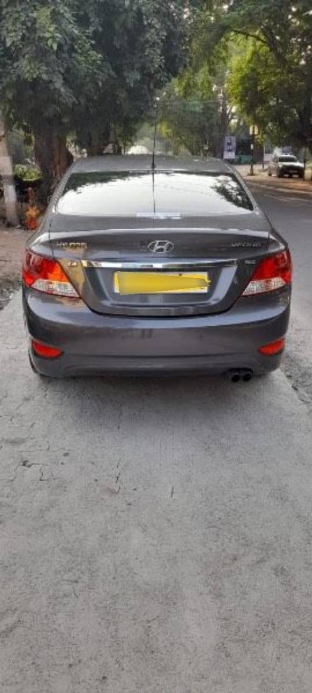 https://images10.gaadi.com/usedcar_image/3635328/original/processed_5ae766ff-e304-464c-bf5b-86ea772d603d.jpeg?imwidth=6401