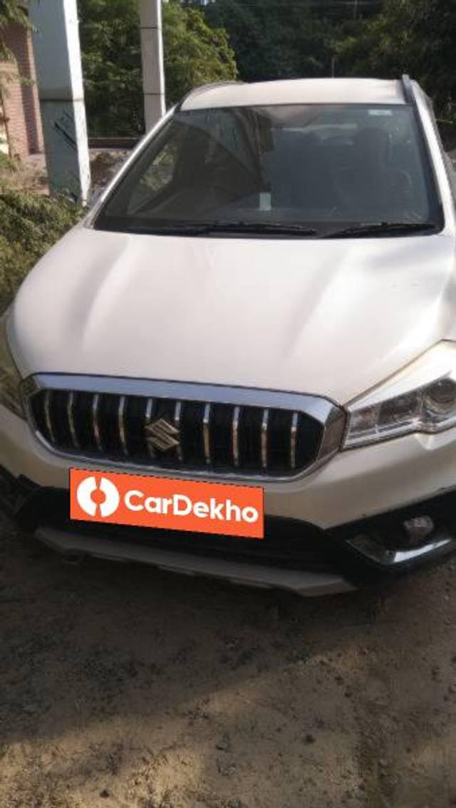 https://images10.gaadi.com/usedcar_image/3635435/original/processed_d5f82b3a-c7fb-416f-9da5-779c4d6211a6.jpg?imwidth=6400