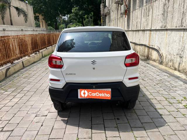 https://images10.gaadi.com/usedcar_image/3635436/original/processed_img2898391__used_car_2898391_1698040636.jpg?imwidth=6402