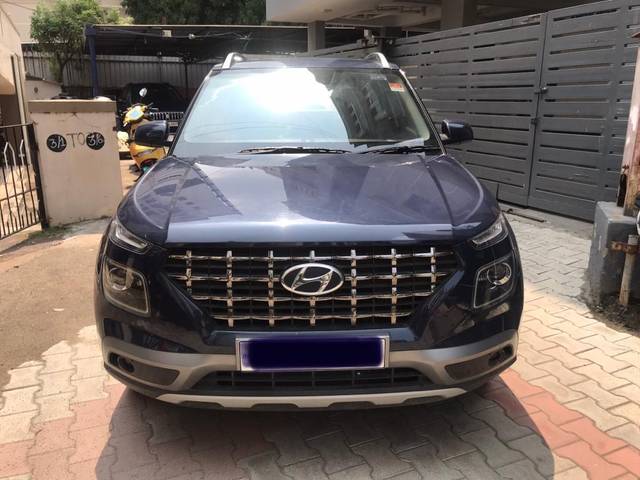 https://images10.gaadi.com/usedcar_image/3635437/original/processed_img2898392__used_car_2898392_1698040644.jpg?imwidth=6401
