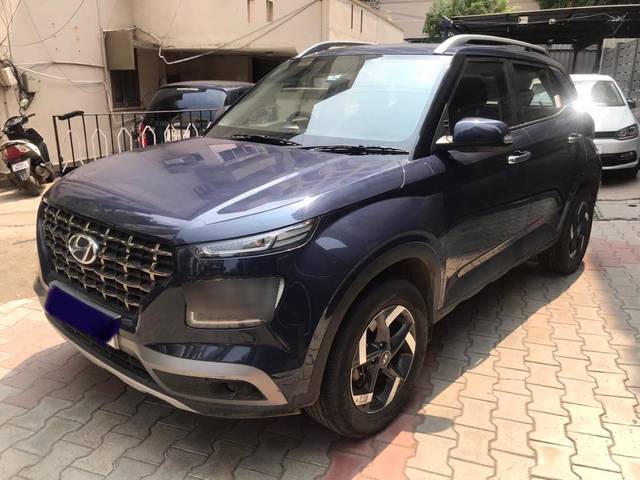 https://images10.gaadi.com/usedcar_image/3635437/original/processed_img2898392__used_car_2898392_1698040646.jpg?imwidth=6400