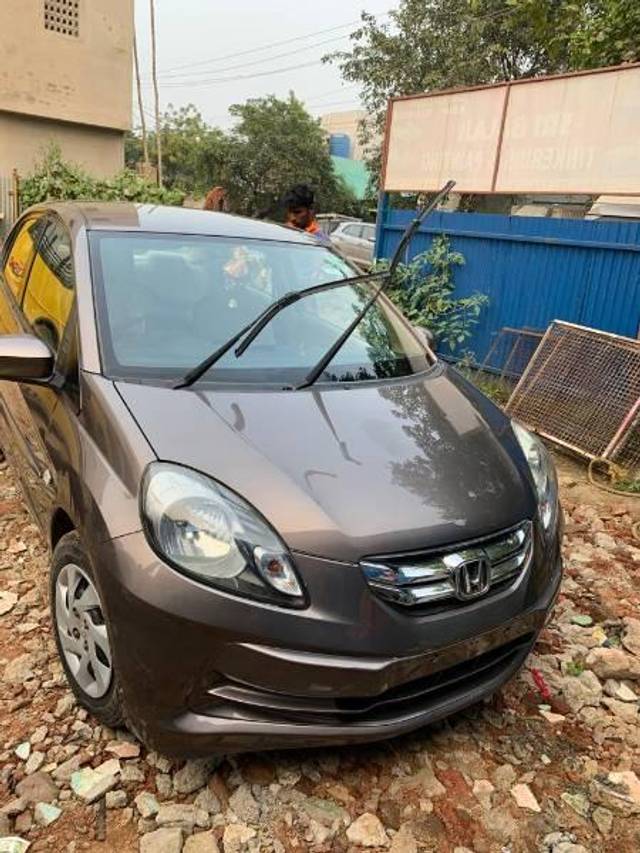 https://images10.gaadi.com/usedcar_image/3635446/original/processed_d1ad3a6c-a5aa-4a26-aaec-b7e4900c7cdd.jpg?imwidth=6401