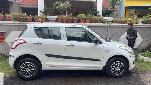 https://images10.gaadi.com/usedcar_image/3635466/original/processed_7ba30a6a-6bcd-4352-a0a8-87f6a508120f.jpeg?imwidth=6400