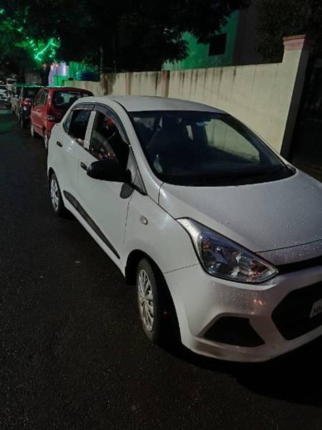 https://images10.gaadi.com/usedcar_image/3635483/original/processed_2b5e9b4a-2381-42b4-9593-dcfcf9dd4aa5.jpg?imwidth=6400