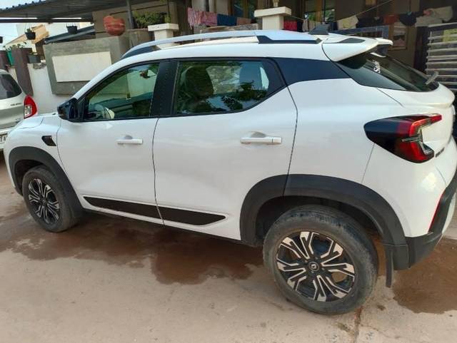 https://images10.gaadi.com/usedcar_image/3635607/original/processed_b798a01a-7864-4152-bdee-981d07eaca6d.jpg?imwidth=6402