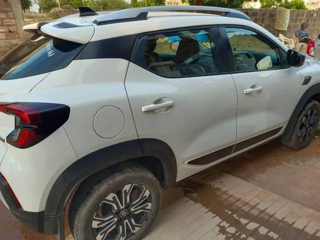 https://images10.gaadi.com/usedcar_image/3635607/original/processed_e006f398-c937-44ea-8e58-d2599f38be17.jpg?imwidth=6401