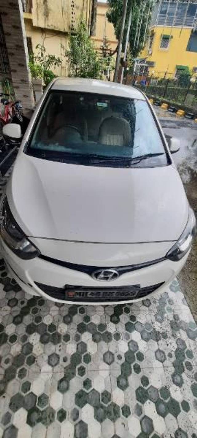 https://images10.gaadi.com/usedcar_image/3635811/original/processed_ac9a773f-b566-452b-a872-91bc600ebd64.jpg?imwidth=6401
