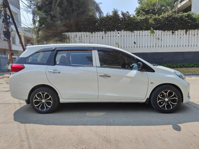 https://images10.gaadi.com/usedcar_image/3636028/original/img2898713__used_car_2898713_1698057894.jpg?imwidth=6401