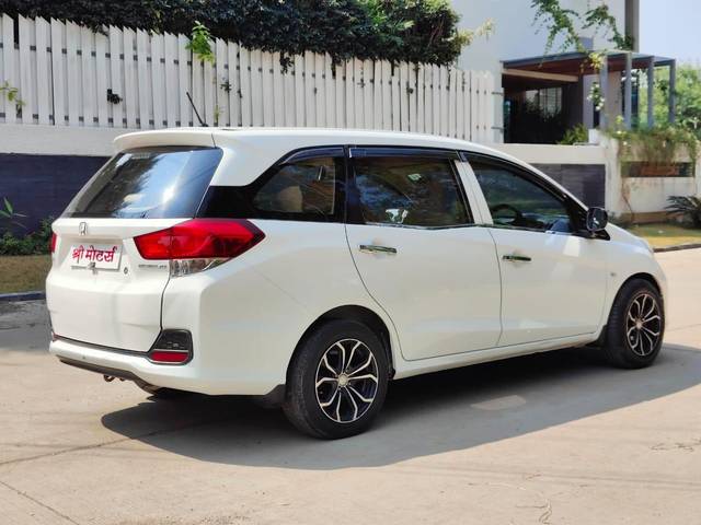 https://images10.gaadi.com/usedcar_image/3636028/original/processed_img2898713__used_car_2898713_1698057900.jpg?imwidth=6402