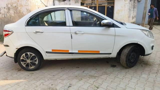 https://images10.gaadi.com/usedcar_image/3636255/original/processed_be8232f7-8fb8-40c2-a4a5-899c62ed6a6d.jpg?imwidth=6401