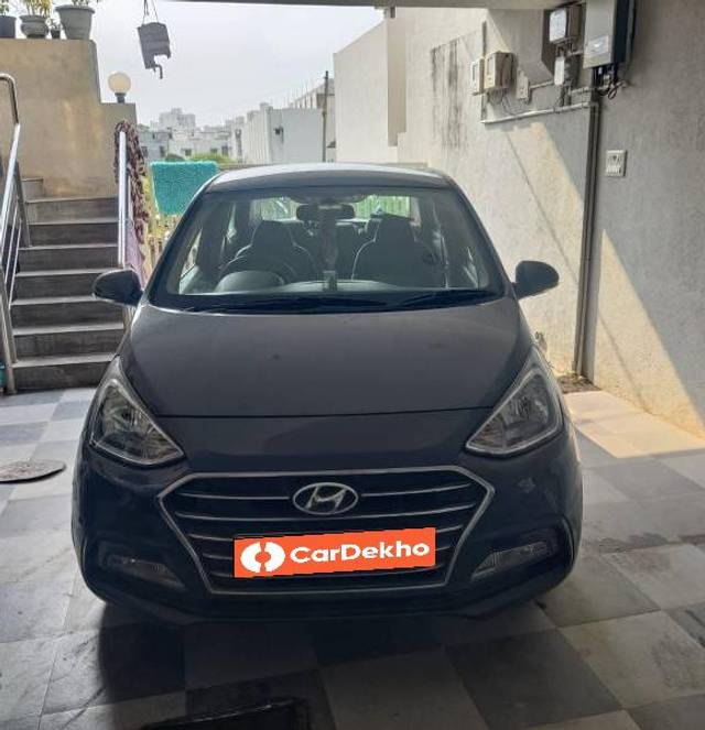https://images10.gaadi.com/usedcar_image/3636640/original/processed_69774490-33cb-4513-a167-c2667b3e434c.jpg?imwidth=6402