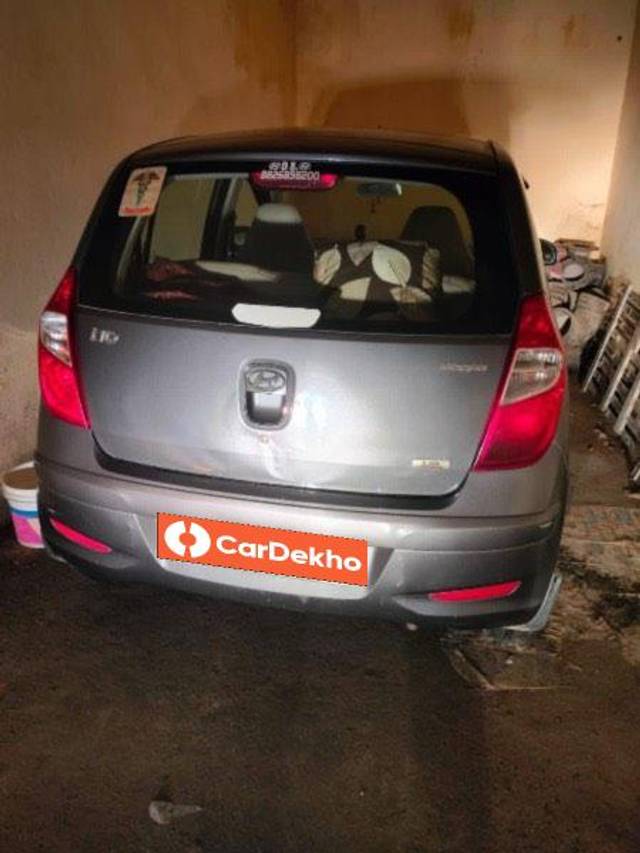 https://images10.gaadi.com/usedcar_image/3636830/original/processed_e70775e4-2d22-4019-9316-44b2a1ff6a94.jpeg?imwidth=6400