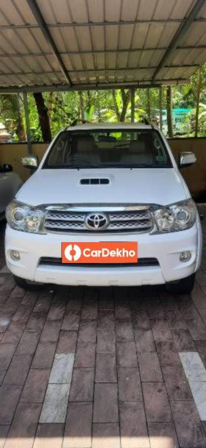 Toyota Fortuner 3.0 Diesel Toyota Fortuner 3.0 Diesel
