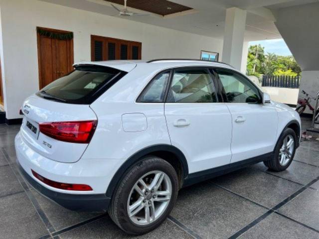 https://images10.gaadi.com/usedcar_image/3636997/original/processed_baad2b42-c25c-4ea4-a5be-16e026dec757.jpeg?imwidth=6401
