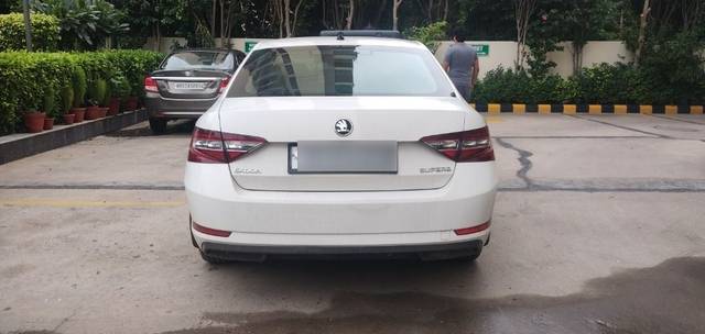 https://images10.gaadi.com/usedcar_image/3637147/original/17__VCC_1805976_96_1697527878.jpg?imwidth=6402