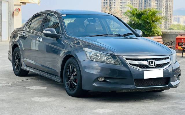 https://images10.gaadi.com/usedcar_image/3637221/original/processed_img2899079__used_car_2899079_1700820360.jpg?imwidth=6400
