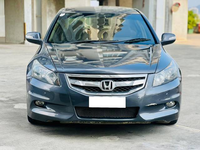 https://images10.gaadi.com/usedcar_image/3637221/original/processed_img2899079__used_car_2899079_1700820361.jpg?imwidth=6402