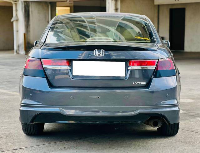 https://images10.gaadi.com/usedcar_image/3637221/original/processed_img2899079__used_car_2899079_1700820375.jpg?imwidth=6401