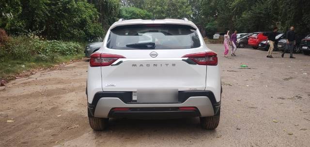 https://images10.gaadi.com/usedcar_image/3637227/original/17__VCC_1806048_96_1697531907.jpg?imwidth=6402