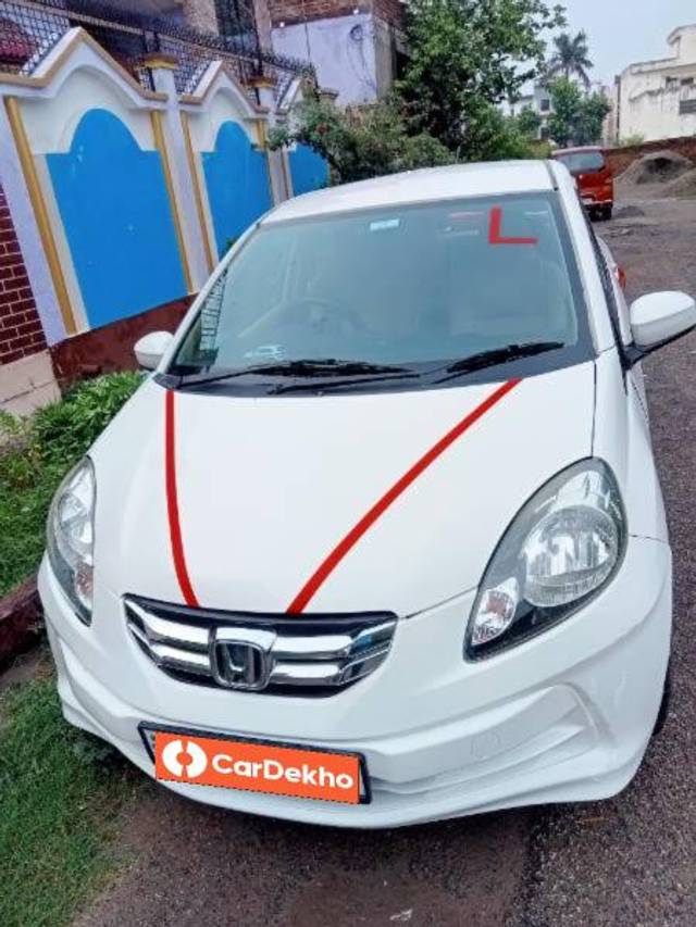 https://images10.gaadi.com/usedcar_image/3637301/original/processed_01bda8af-04b0-4e4a-817c-d47902d959c3.jpg?imwidth=6401