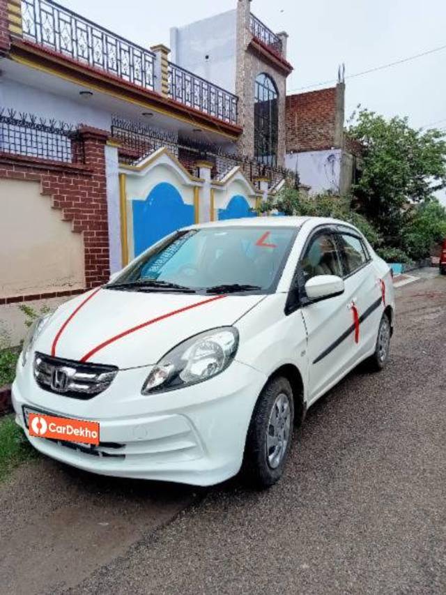 https://images10.gaadi.com/usedcar_image/3637301/original/processed_902c0b90-ace2-40d4-b85c-09d282e8f6dc.jpg?imwidth=6400