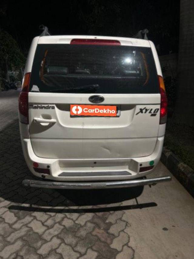 https://images10.gaadi.com/usedcar_image/3637533/original/processed_c90dd6af-96dd-4fba-89b8-aa23989776a3.jpg?imwidth=6402