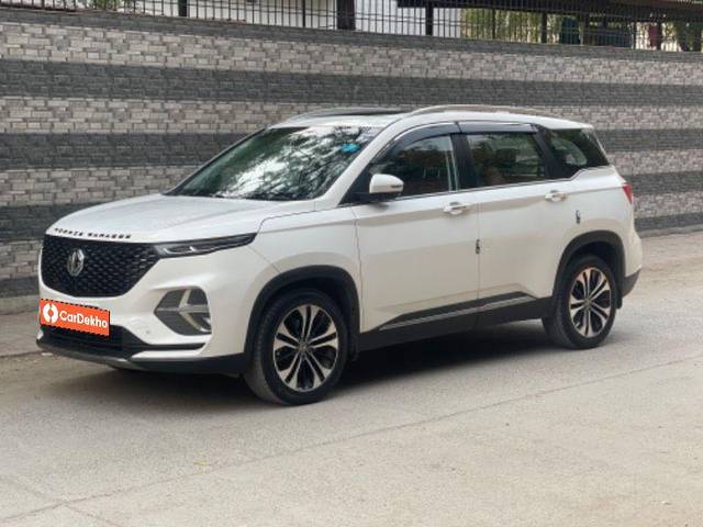 https://images10.gaadi.com/usedcar_image/3637558/original/processed_49d4900c-1102-4f0e-9dde-1acfa1142d21.jpeg?imwidth=6400