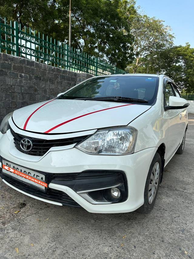 https://images10.gaadi.com/usedcar_image/3637561/original/processed_img2899198__used_car_2899198_1698153660.jpg?imwidth=6400