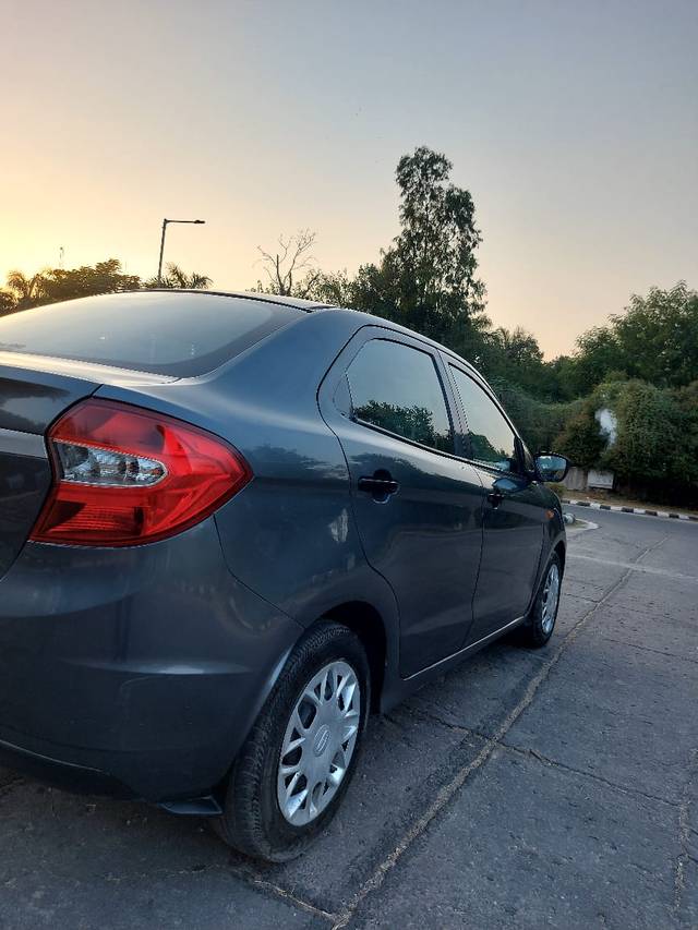 https://images10.gaadi.com/usedcar_image/3637619/original/img2899212__used_car_2899212_1698156577.jpg?imwidth=6401