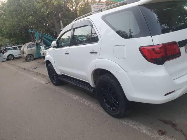 https://images10.gaadi.com/usedcar_image/3637648/original/processed_f97e42c8-4789-4bee-a868-0fda67c530a0.jpg?imwidth=6400