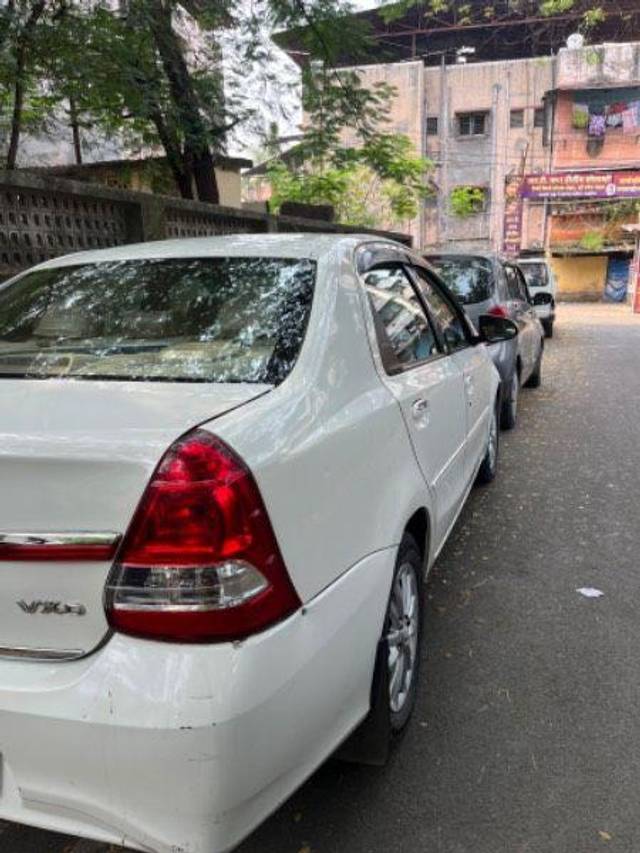 https://images10.gaadi.com/usedcar_image/3637657/original/processed_dce21aae-fb22-477d-be00-fd2eb02e5c4f.jpeg?imwidth=6402