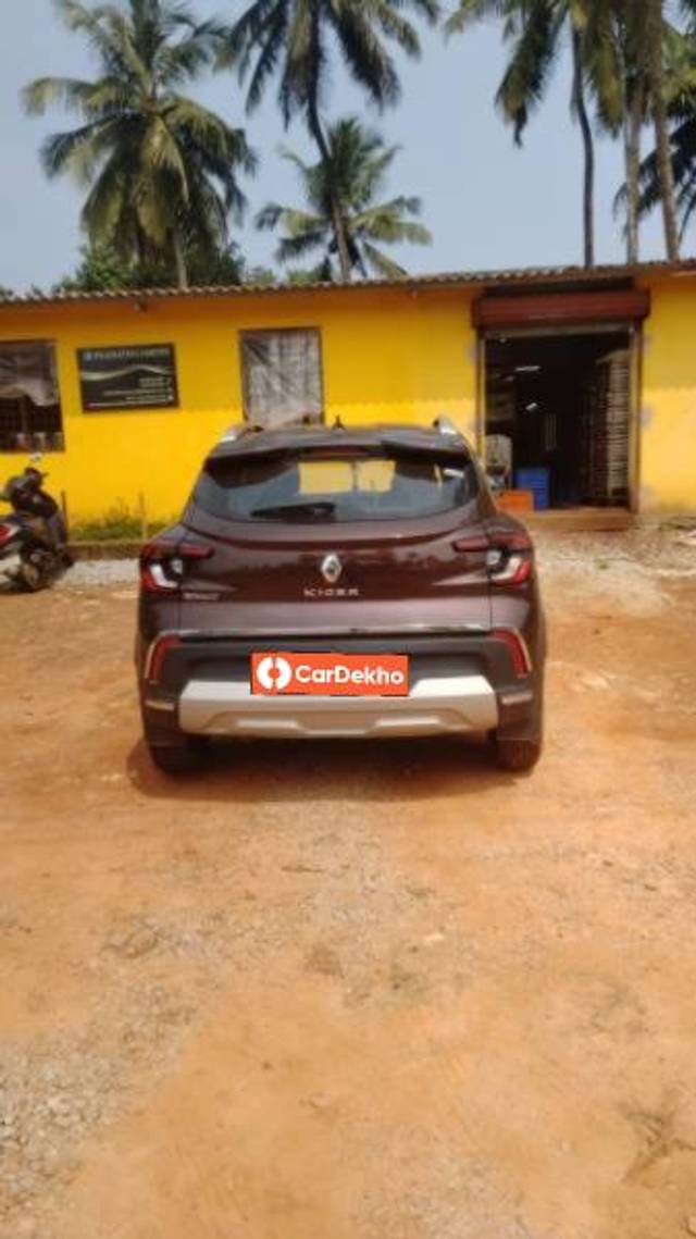 https://images10.gaadi.com/usedcar_image/3637839/original/processed_a292f0df-445a-4a29-92b7-0e7da0c7e3a9.jpg?imwidth=6402