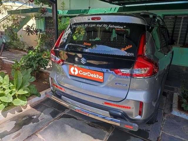 https://images10.gaadi.com/usedcar_image/3637895/original/processed_7b7dff54-6661-488f-9f3d-fa733e0aa042.jpg?imwidth=6401
