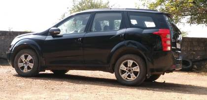 Mahindra XUV500 W8 FWD Mahindra XUV500 W8 FWD