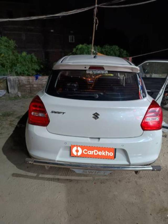 https://images10.gaadi.com/usedcar_image/3637954/original/processed_836aa83c-fd26-4f94-afc5-fe683bae36f1.jpg?imwidth=6400