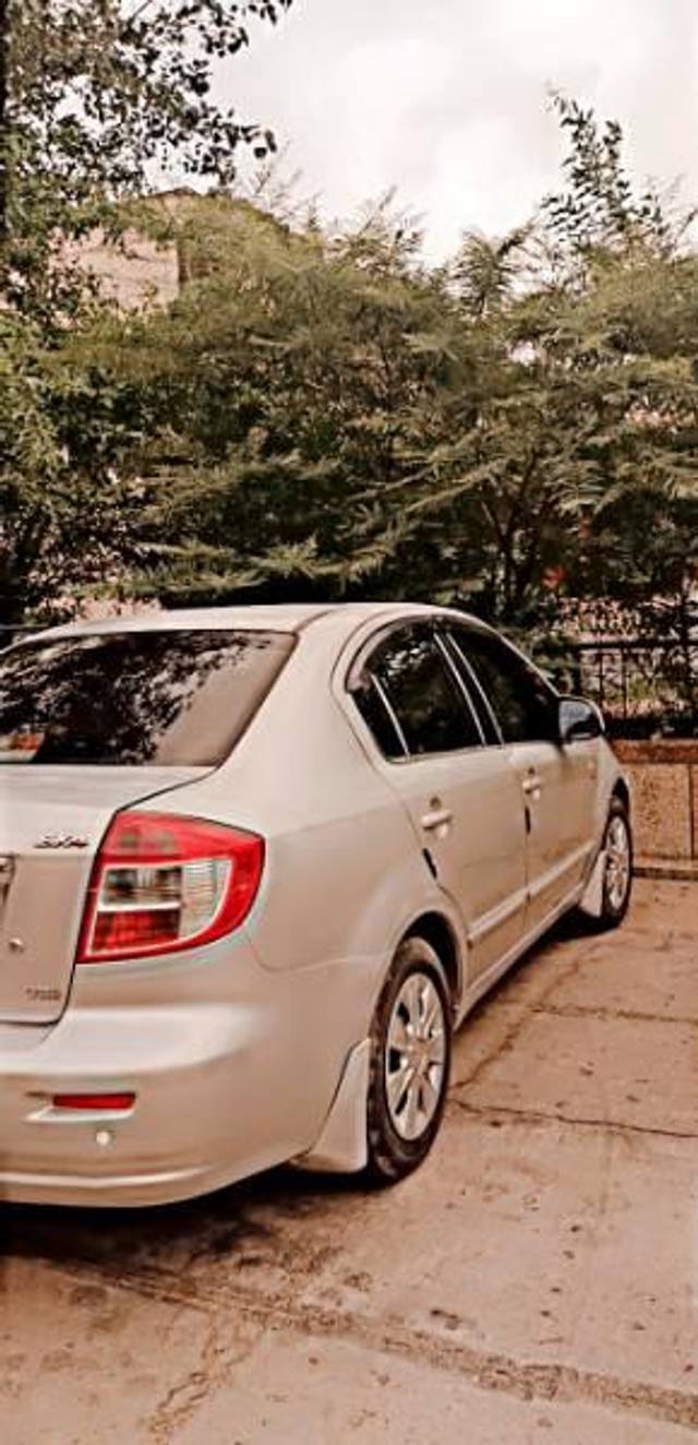 https://images10.gaadi.com/usedcar_image/3637956/original/processed_003e3b5e-ab3b-4b12-8177-1d7f8b1010f6.jpg?imwidth=6401