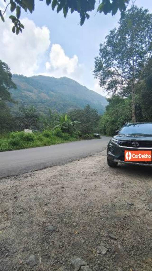 https://images10.gaadi.com/usedcar_image/3638024/original/processed_53dae84a-802e-4396-9f2b-46ea81b5586c.jpg?imwidth=6400
