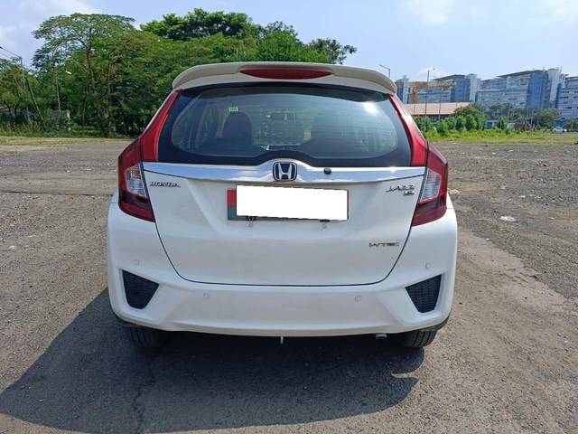 https://images10.gaadi.com/usedcar_image/3638088/original/processed_a2e7a2a8cea2dfd186edf1466ee17449.jpg?imwidth=6402